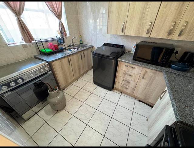 2 BEDROOM APARTMENT FOR SALE IN KEMPTON PARK EXT 05